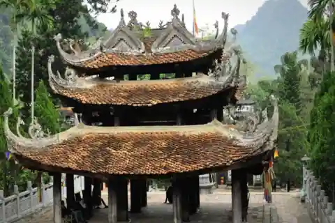 Hanoi: Day Trip to Perfume Pagoda Small-Group Tour