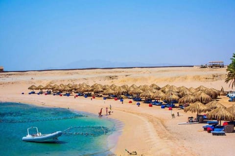 Hurghada: Private Sharm El Naga Full-Day Snorkeling Tour