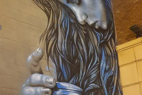 Belfast : Pub Music , Street Art Experience Walking Tour
