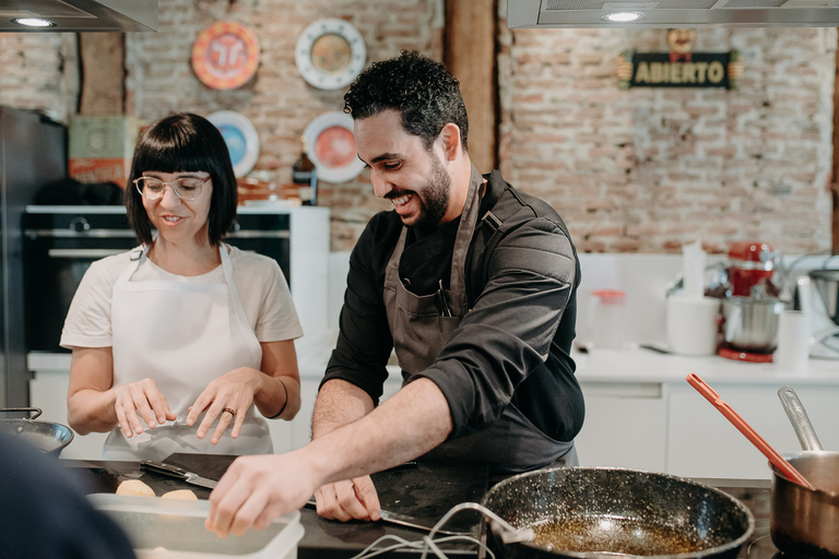 Madrid: Paella & Tapas Cooking Class with Local Market Visit