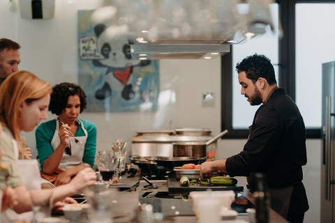 Madrid: Clase de Cocina de Paella y Tapas con Visita al Mercado Local