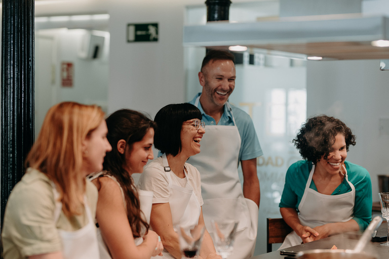 Madrid: Paella & Tapas Cooking Class with Local Market Visit