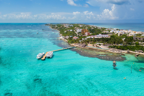 Van Cancún: catamaranzeiltocht Isla Mujeres met lunchVan Riveira Maya: catamaranzeiltocht Isla Mujeres