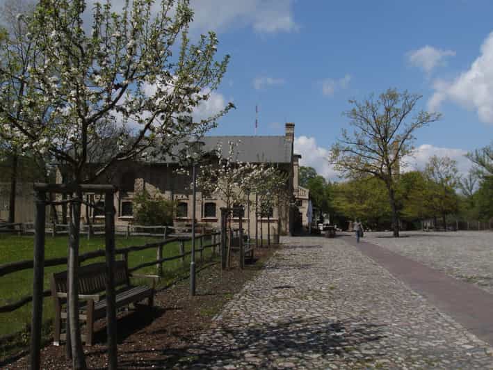 Berlin Schloss Britz Gärten Private Tour GetYourGuide