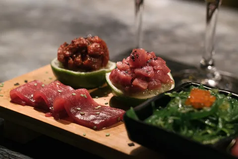 Verkostung von Blauflossenthunfisch auf dem renommiertesten Markt Spaniens