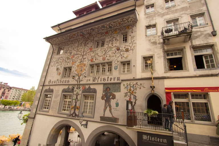 Lucerna: Wycieczka po kulturze i sztuce z lokalnym przewodnikiem