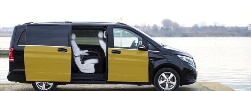 Transfert aller-retour de l'aéroport à la ville et de la ville à l'aéroport