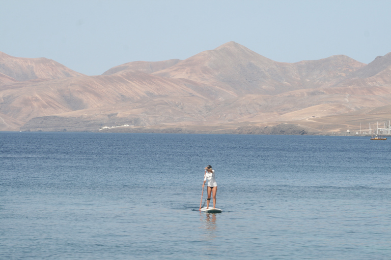 Lanzarote: Stand up paddle en el paraísoClases de stand up paddle al sol