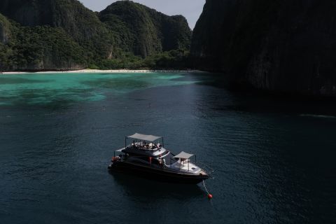 Phuket: Phang Nga Bay & Hong Island Yacht Cruise with Lunch