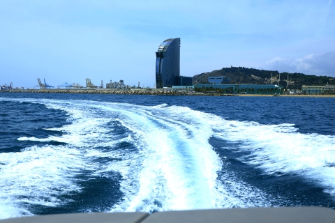 Barcelona: Private Motor Yacht Tour with Drinks and Snacks Barcelona: 2 hour Private Motor Yacht Tour