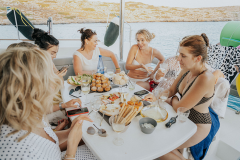 Elounda: viagem de catamarã particular com comida e bebidaAgios Nikolaos: passeio de barco particular com comida e bebida