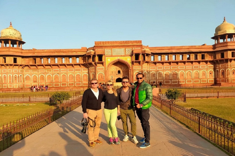 Delhi : excursion privée d'une journée au Taj Mahal et à AgraExcursion avec voiture climatisée, chauffeur et guide