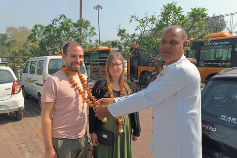 Delhi : excursion privée d'une journée au Taj Mahal et à AgraExcursion avec voiture climatisée, chauffeur et guide