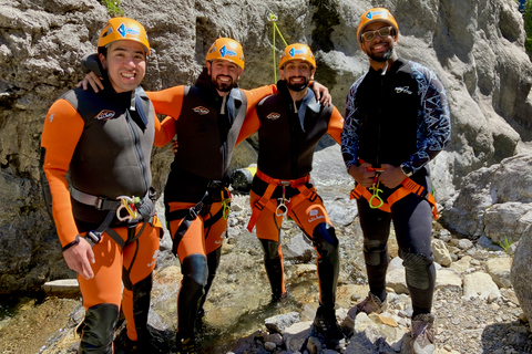 Banff: Excursión al Cañón Fantasma con toboganes, rápeles y saltos