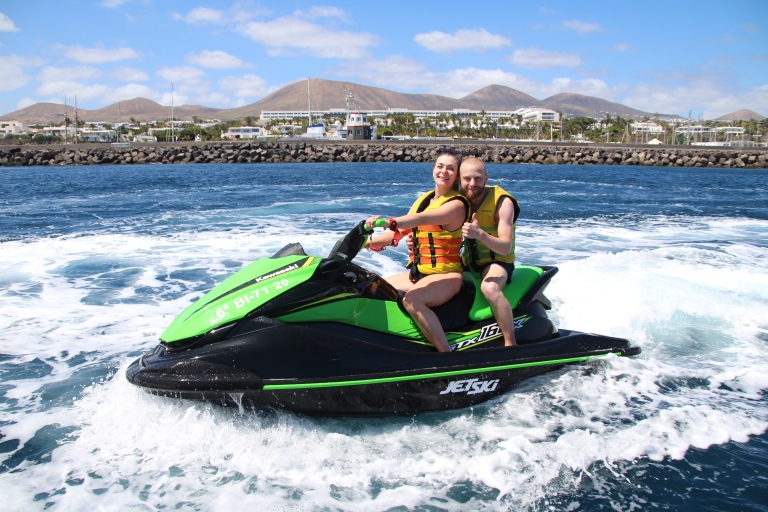 Lanzarote: Jet Ski Tour z odbiorem z hotelu60-minutowa wycieczka na nartach wodnych