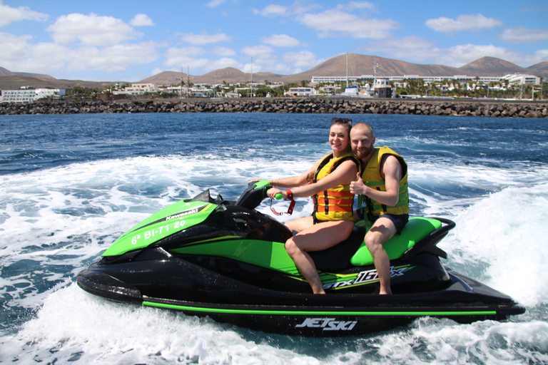 Lanzarote: Jet Ski Tour z odbiorem z hotelu40-minutowa wycieczka na nartach wodnych