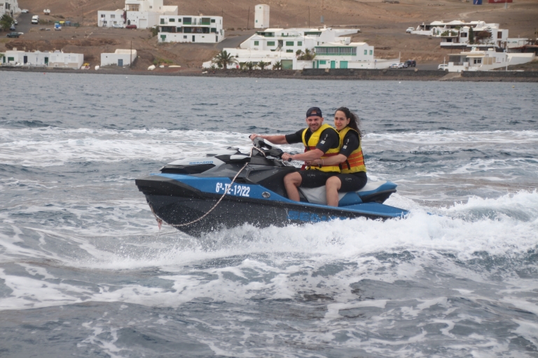 Lanzarote: Jet Ski Tour z odbiorem z hotelu40-minutowa wycieczka na nartach wodnych