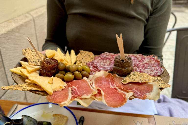 Split: Old Town Food Tour with 9 Tastings & Local Wines
