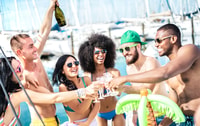 Cartagena, Party Boat per la spiaggia di Cholon con 2 drink e pranzo - Hizvo