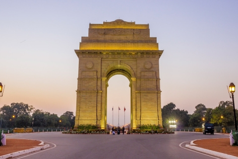 Vanuit Delhi: rondleiding door het Rode Fort, Qutub Minar en Humayu-tombe van 8 uurAlleen chauffeur, vervoer en gids