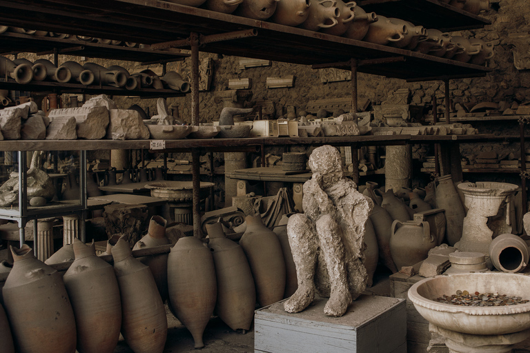 Pompeii: Small Group Guided Tour with Expert ArchaeologistPompeii: Full Skip-the-Line Tour with Archaeologist Guide