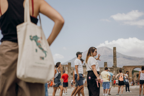 Pompeii: Full Skip-the-Line Tour with Archaeologist Guide