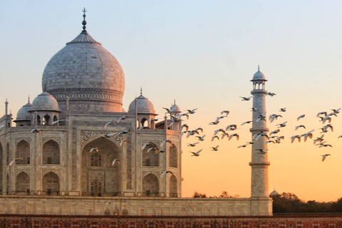 Agra: City Sightseeing Tour with Sunrise &amp; Sunset ExperienceAgra: Private Sightseeing Tour by Car with Taj Mahal