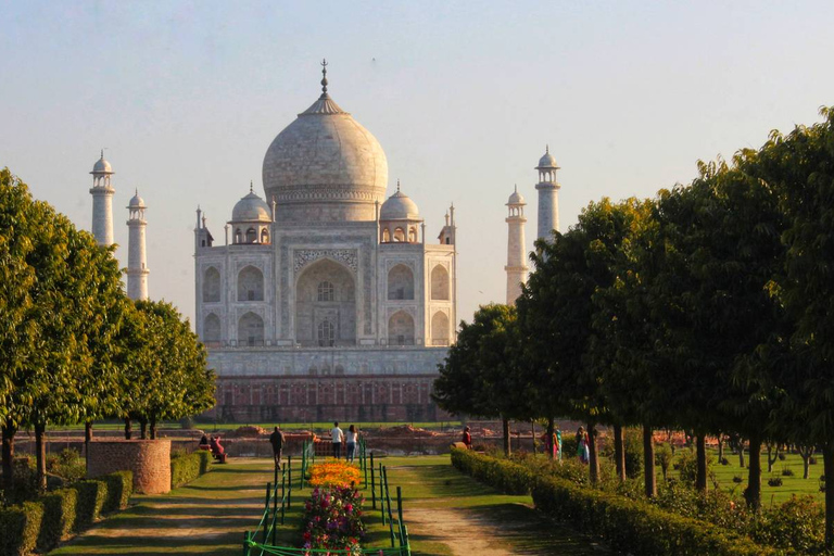 Agra: City Sightseeing Tour with Sunrise &amp; Sunset ExperienceAgra: Private Sightseeing Tour by Car with Taj Mahal