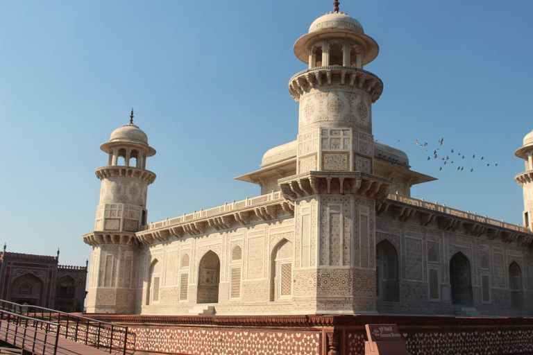 Agra: City Sightseeing Tour with Sunrise &amp; Sunset ExperienceAgra: Private Sightseeing Tour by Car with Taj Mahal