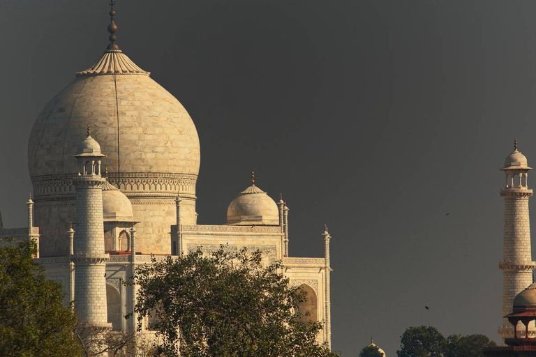 Agra: City Sightseeing Tour with Sunrise &amp; Sunset ExperienceAgra: Private Sightseeing Tour by Car with Taj Mahal