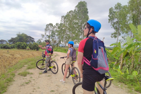 Chiang Mai: 25 km di tempo libero in mountain bike e kayak nella giunglaDa Chiang Mai: tour in bici e kayak