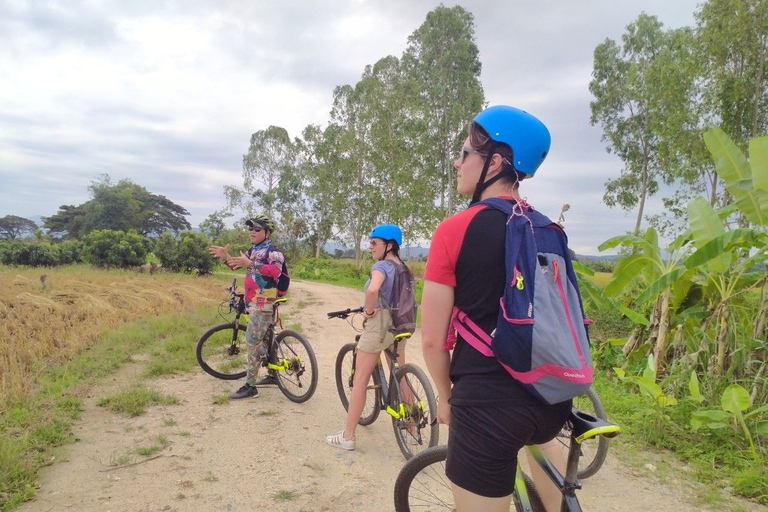Chiang Mai: 25 km di tempo libero in mountain bike e kayak nella giunglaDa Chiang Mai: tour in bici e kayak