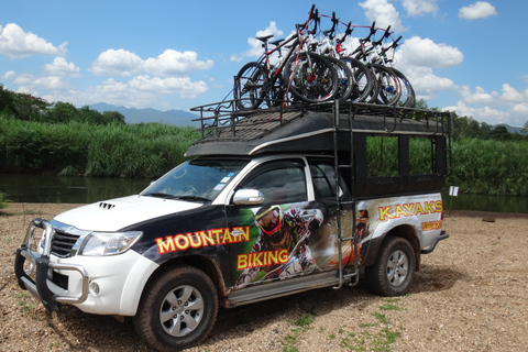 Chiang Mai: 25 km di tempo libero in mountain bike e kayak nella giunglaDa Chiang Mai: tour in bici e kayak