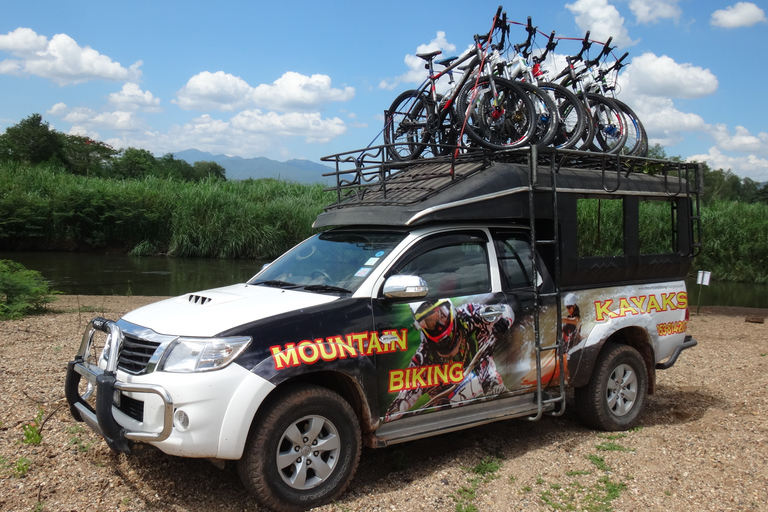 Chiang Mai: 25 km di tempo libero in mountain bike e kayak nella giunglaDa Chiang Mai: tour in bici e kayak