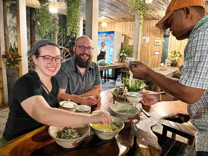 Siem Reap: Guided Authentic and Unique Street Food Tour