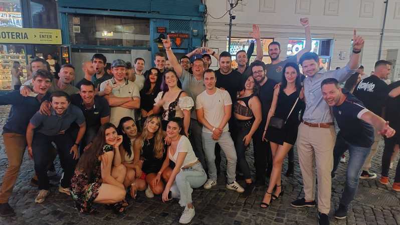 Pub Crawl a Cluj: esperienza di vita notturna
