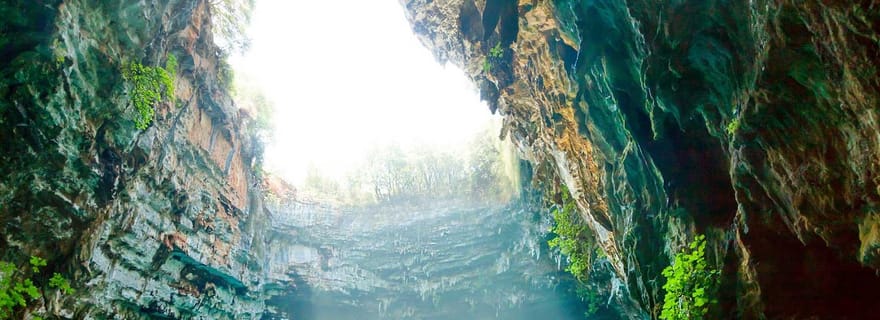 Argostolio : Lac Melissani, plage de Myrtos et visite de Fiscardo