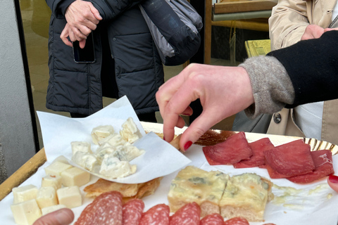 Milaan: Wandeltour met gids over Street Food met culinaire proeverijMilaan: begeleide streetfood-wandeltocht met proeverij van eten