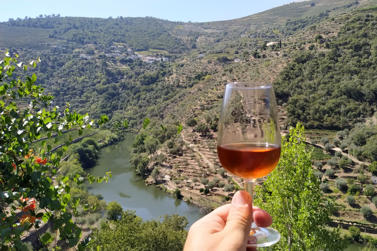 Degustacja wina Douro ValleyDegustacja wina Douro Valley z rejsem po rzece