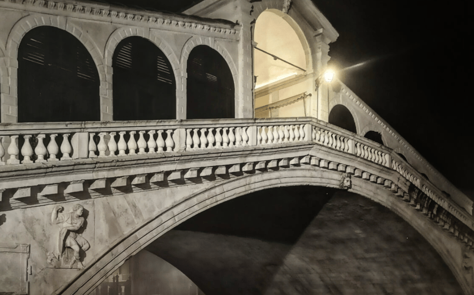 The Bridge of Sighs: All About Venice's Most Famous Bridge - Through  Eternity Tours