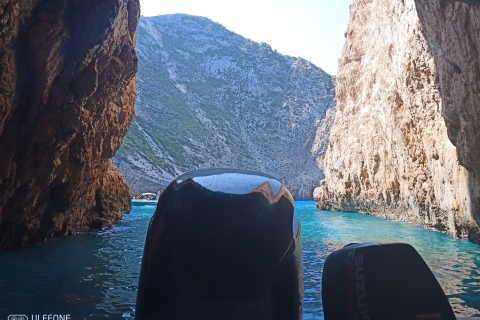 Excursión privada en lancha rápida por las cuevas del Naufragio Azul