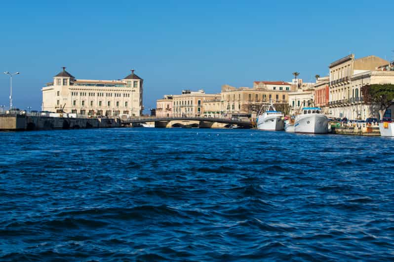 Syrakus Bootstour Zur Insel Ortigia Mit Mittagessen Und Wein