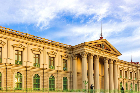 San Salvador: Zachód słońca nad Puerta del Diablo i historyczne centrum miastaSan Salvador: Zachód słońca nad Bramą Diabła i historycznym centrum miasta