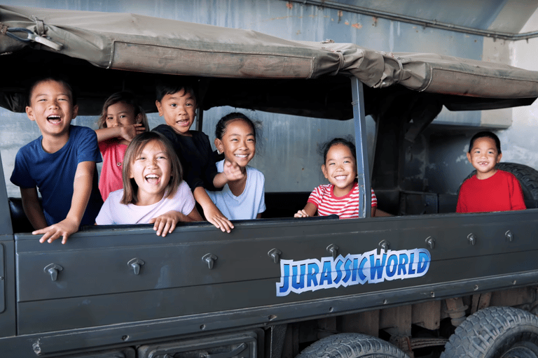 Kaneohe: Kualoa Ranch Hollywood Film Locations Tour by Bus