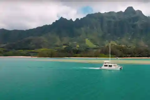 Oahu: Molii Fishpond and Kaneohe Bay Catamaran Tour
