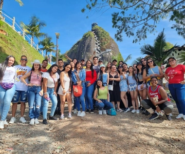 Tour Guatapé - Piedra del Peñol con salida desde Medellín