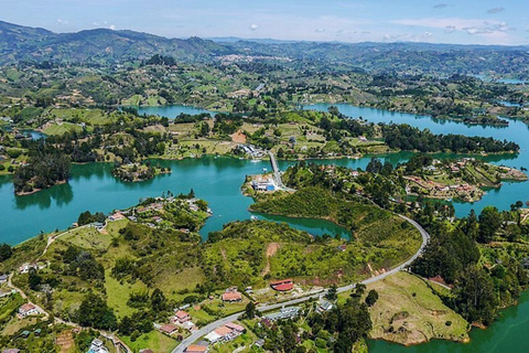 Tour Guatapé - Piedra del Peñol with departure from Medellín