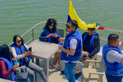 Tour Guatapé - Piedra del Peñol with departure from Medellín