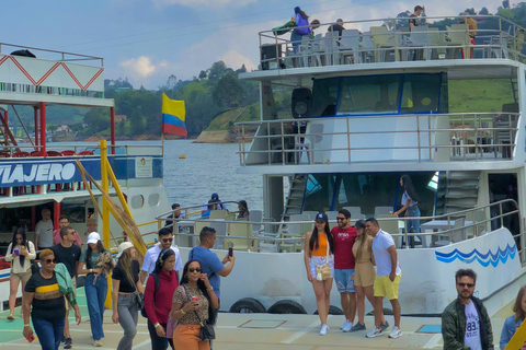 Tour Guatapé - Piedra del Peñol with departure from Medellín