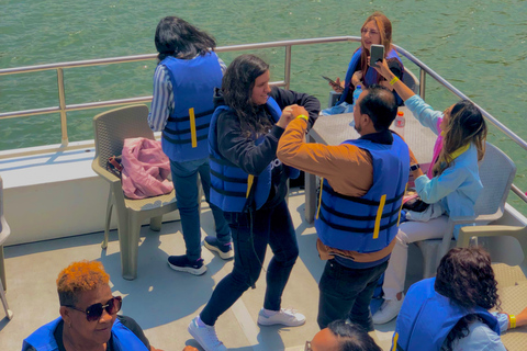 Tour Guatapé - Piedra del Peñol with departure from Medellín